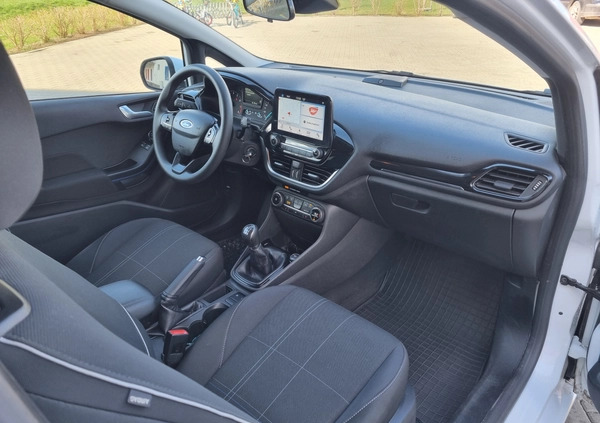 Ford Fiesta cena 36900 przebieg: 61500, rok produkcji 2018 z Brzostek małe 667